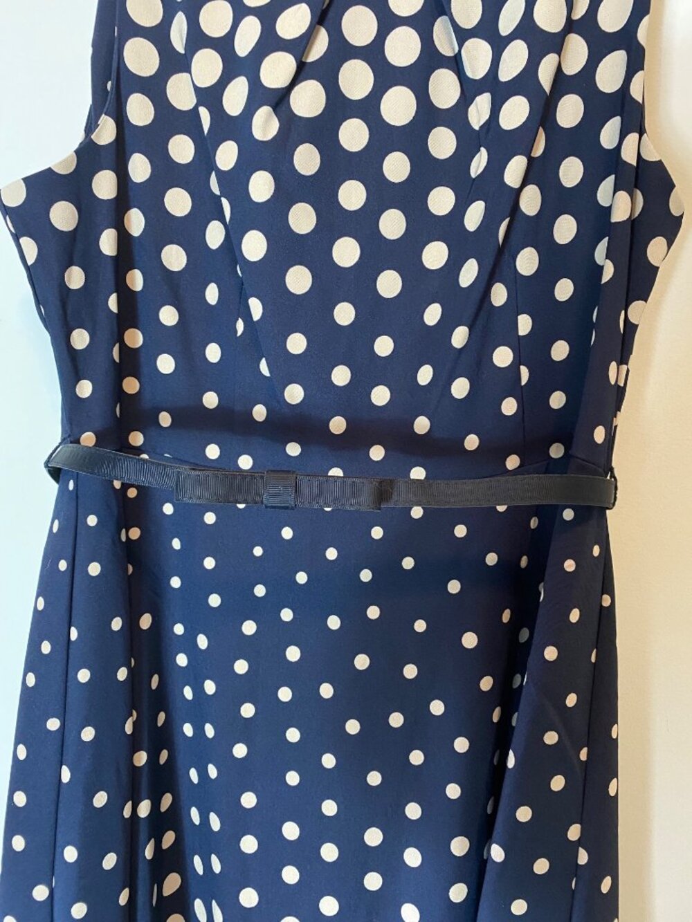 Signature By Darby Navy & Beige Polka Dot Sleeveless Dress With Belt Size 16 - Picture 3 of 10